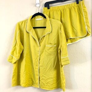 Touche Pajamas Top + Shorts Set Large Yellow Soft